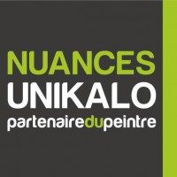 Logo vert et blanc unikalo sur fond gris